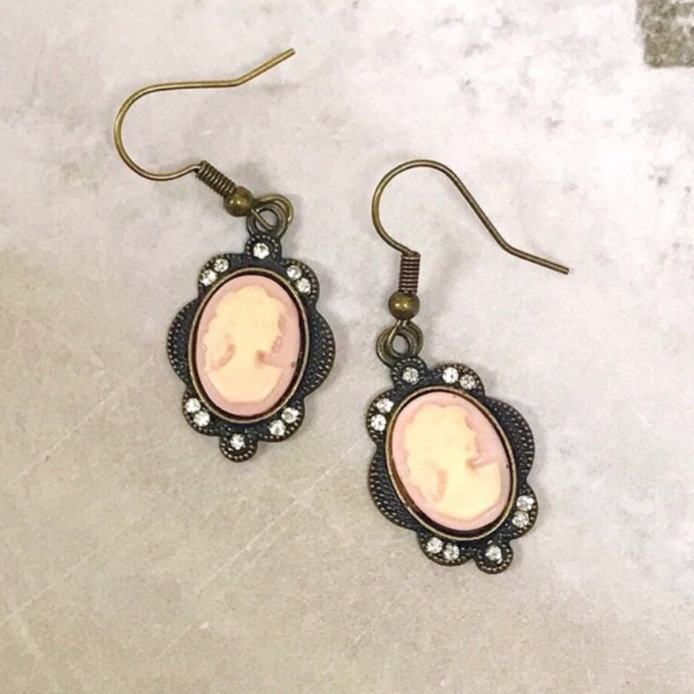 2/$10💫Vintage Antique Gold Cameos